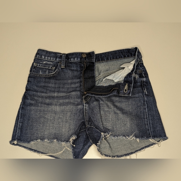 UNIQLO Womens Jean Shorts 26 Inch Frayed Hem Preowned - Picture 5 of 10